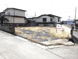 八戸市大字白銀町字小沼7—